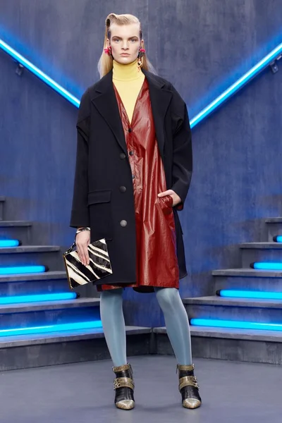 Look 8